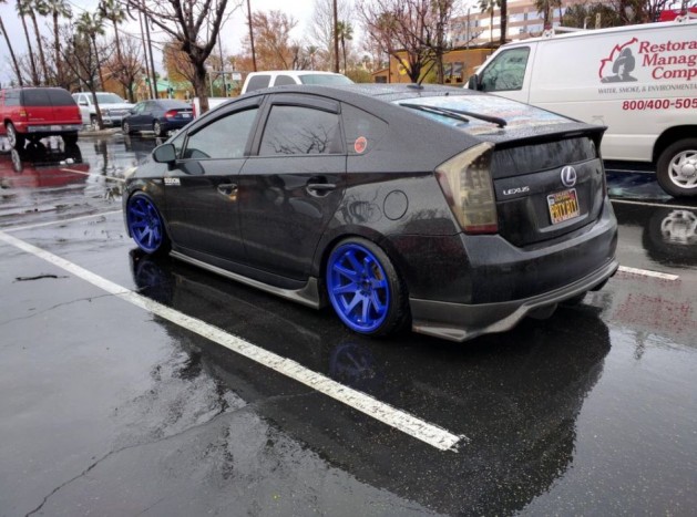 Már meg is van 2016 tíz legocsmányabb tuningja 11 | Vezess Családi hibrid, kis identitás-zavarral.