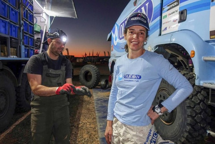 Így dönget a sivatagban a magyar Opel – videó 8 | Vezess Így dönget a sivatagban a magyar Opel – videó 8