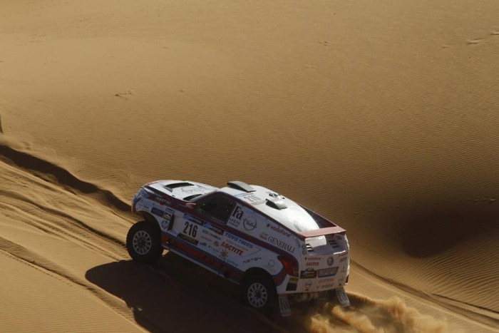 Így dönget a sivatagban a magyar Opel – videó 6 | Vezess Így dönget a sivatagban a magyar Opel – videó 6