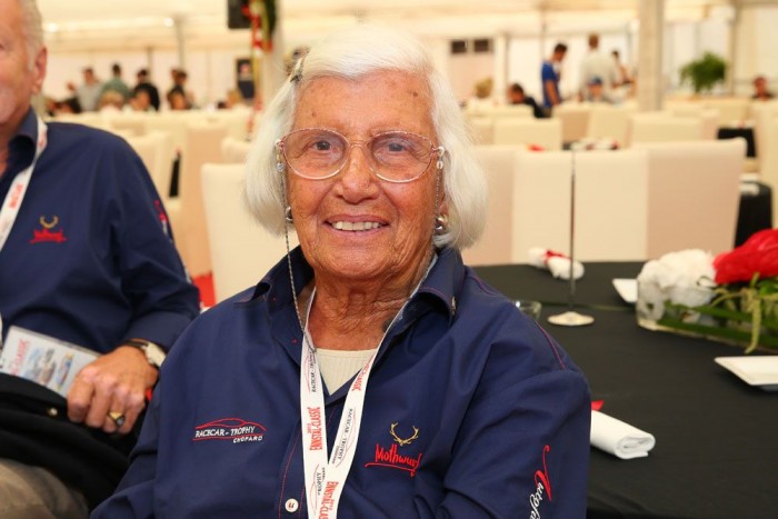 Elhunyt az első Forma-1-es pilótanő 6