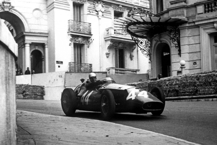 Elhunyt az első Forma-1-es pilótanő 5