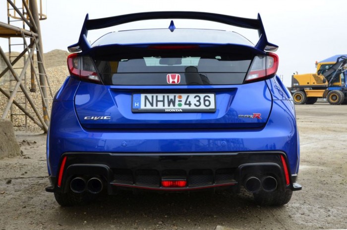 Szó szerint megbámulták az után, utoljára az i8-as BMW-vel tapasztaltam hasonlót.