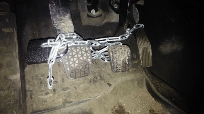 28 vicces és zseniális házi megoldás autólopás ellen 20 | Vezess 28 vicces és zseniális házi megoldás autólopás ellen 20