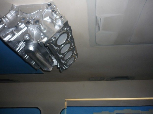 Roncsokból építettek luxusirodát a kreatív szerelők 11