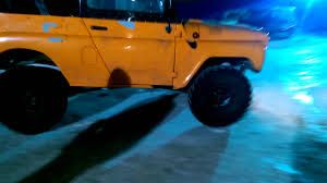 Bitang erős UAZ meglepetéssel az orrában