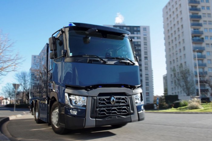 Kamionban utaztatják a pénzt a franciák