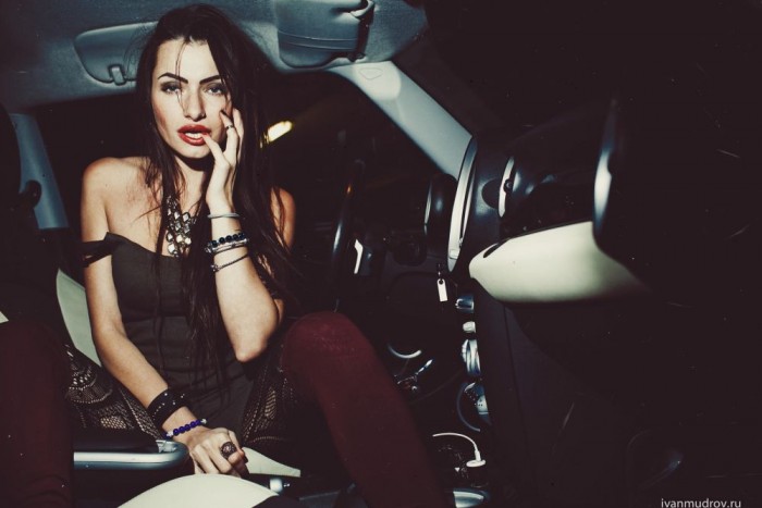 Autók és csajok – Tiszta kocsik, mocskos gondolatok 8 | Vezess Autók és csajok – Tiszta kocsik, mocskos gondolatok 8