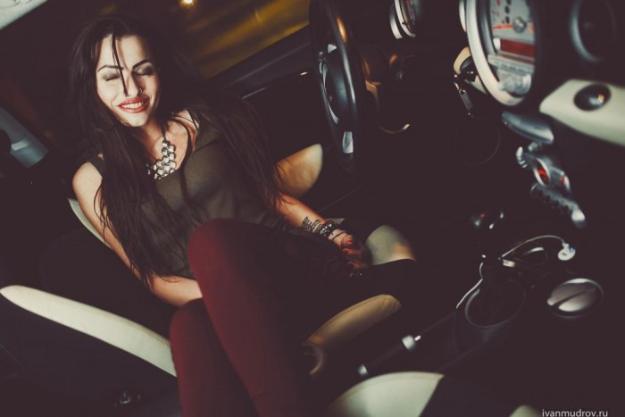 Autók és csajok – Tiszta kocsik, mocskos gondolatok 7 | Vezess Autók és csajok – Tiszta kocsik, mocskos gondolatok 7