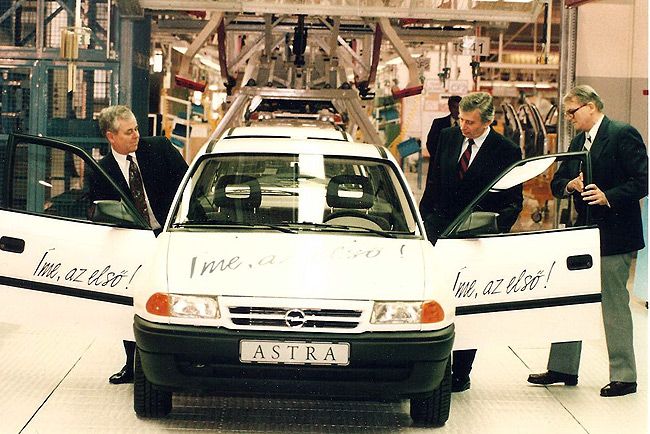 25 éves az Opel Magyarországon