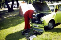 Anglia, London, Trabant szerelés a kempingben