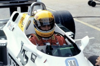 Massa beülhet Senna első F1-es autójába