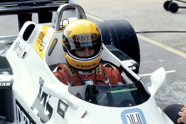 Massa beülhet Senna első F1-es autójába