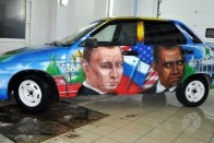 Bánatos Obama és kacsintó Putyin egy őrült Ladán 14