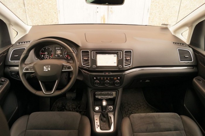 Minden fantáziától mentes, de praktikus és ergonomikus VW-műszerfal