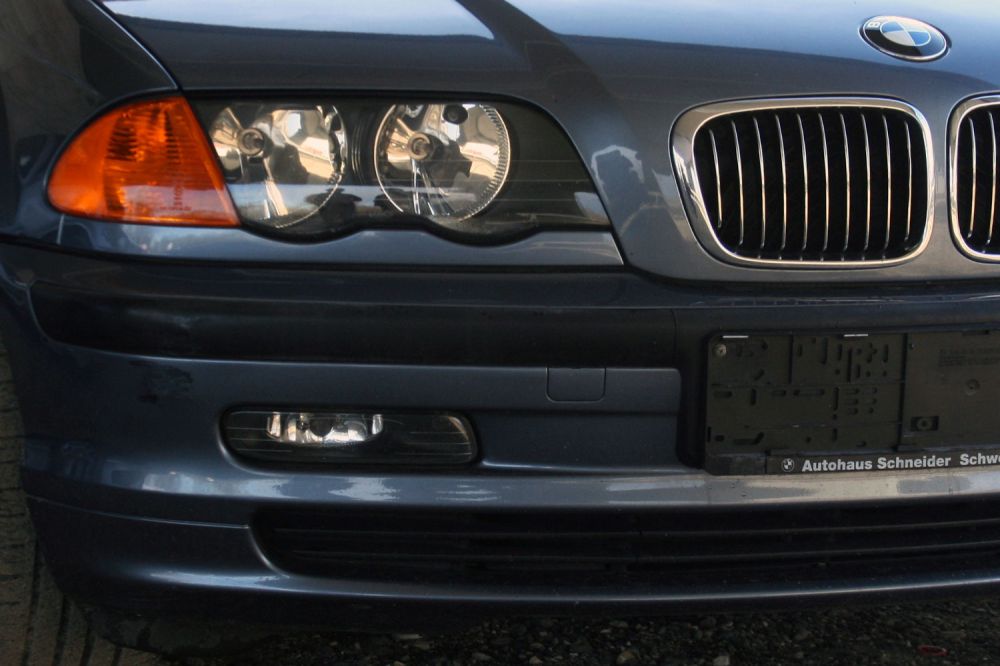1998-tól 2001 őszéig forgalmazta a BMW ezzel az orral a 3-ast