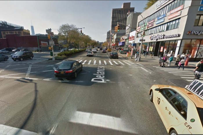 Kukásautóval vontatta magát, szörnyethalt a gördeszkás 4 | Vezess Ezen a többsávos, forgalmas úton veszítette el egyensúlyát, és halt meg a gördeszkás apuka.