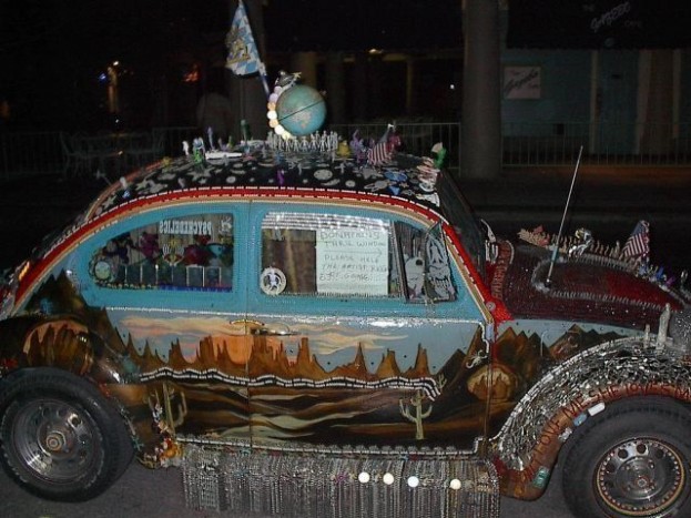 Egy egész Földrajzóra tananyaga került a Bogárra díszítésként. 