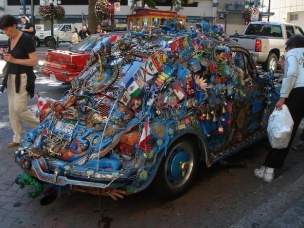 Ez nem művészet, ez a gyűjtögetés autós formája.