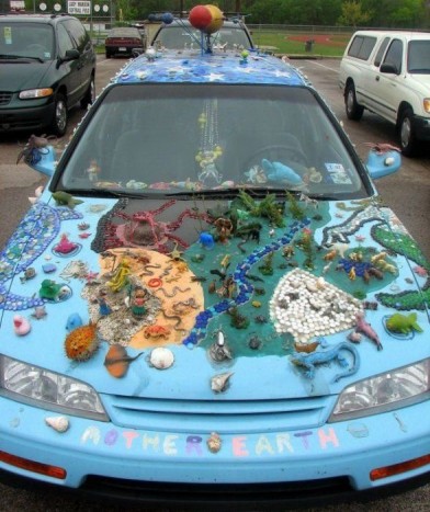 Köszi Anyaföld! Nélküled, és a cseppfolyósított dínók, páfrányok nélkül nem lenne V8.