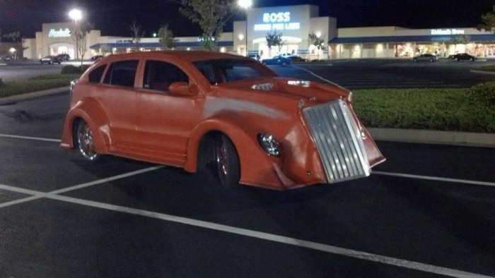 Már csak az a kérdés, hogy áll ki a parkolóból a fekvőrendőrön keresztül?