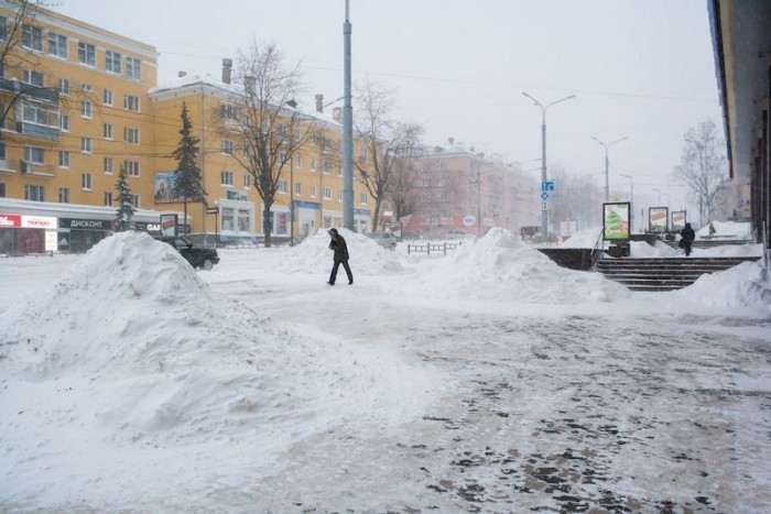 16 kép a városról, ahol hegyekben áll a hó 19