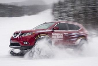 Hobbitankkal riogat a Nissan