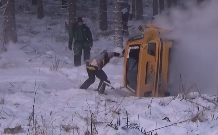 Öt perc brutális finn ralis zúzás a hóban