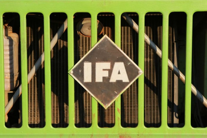 Industrieverbands Fahrzeugbau, hirdeti a rombuszban a rövidítés