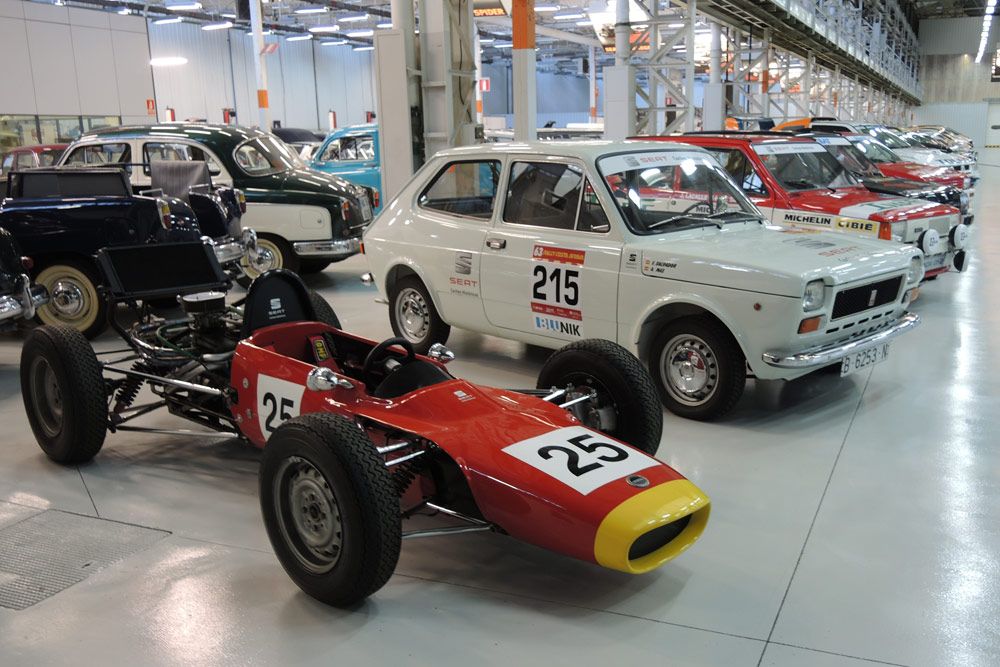 Formula 1430 az 1970-es évekből. Nevét az 1438 köbcentis széria motorról kapta. Bár csak 75 lóerős volt, a 420 kilós önsúllyal igen agilis lehetett