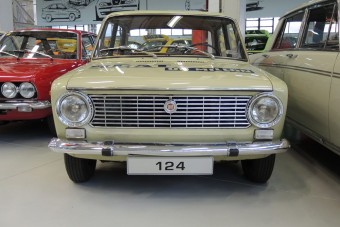 Zsiguli-hasonmást találtunk egy titkos raktárban