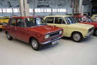 A SEAT 1430 FU 1969-1975 között készült Spanyolországban, 1,5, 1,6 és 1,8 literes motorokkal