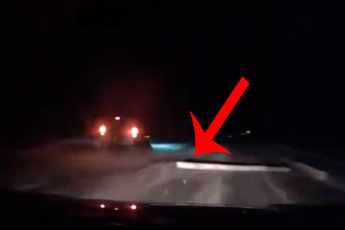 Minden autós ettől retteg, amikor elhalad mellette egy faszállító