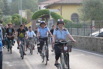 Fizetnek az autósoknak, hogy biciklire üljenek