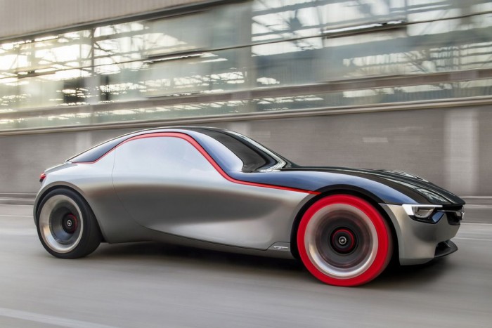 Pimaszul életvidám sportkocsi az Opeltől 8