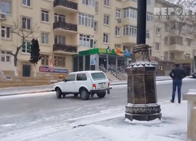 Így szenved a hótól a város, ahol meglepő a tél