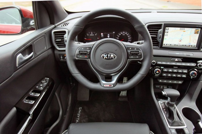 Vezettük: Kia Sportage 2016 11 | Vezess Jó fogású, közvetlen kormány