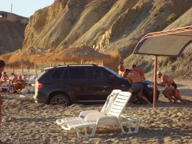 Csúnyán megszívta a BMW-s, aki lusta volt sétálni 8