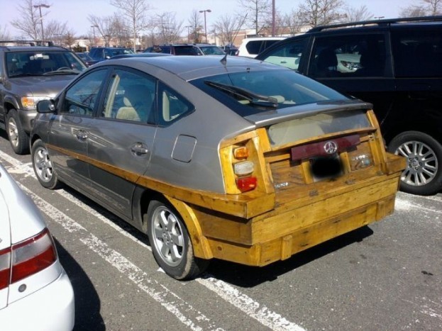 Kétségtelen, hogy még egy ilyen Prius is jobb, mint a gyári dögunalom.