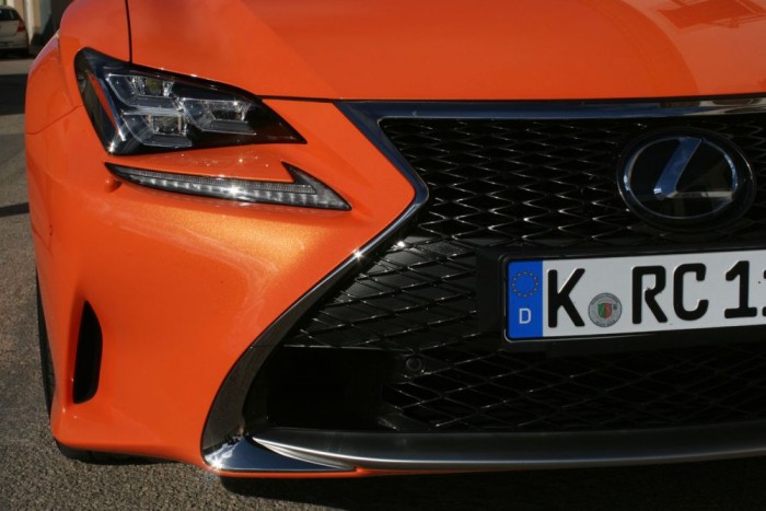 Nem Nike-pipa, hanem stilizált L betű akar lenni a nappali menetfény