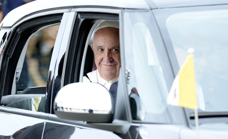 Elárverezték az autót, amivel a pápa közlekedett 3