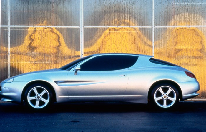 Régen minden jobb volt? 22 Jó, ezt még elárulom. Ez egy Daewoo Bucrane. Csinos, igaz? Giugiaro keze is benne van ebben a formában.