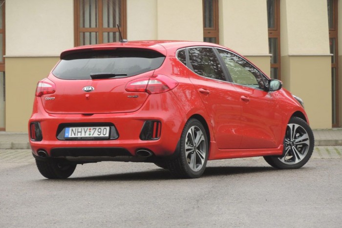 Teszt: Kia Cee’d 1.0 T-GDI GT line 6 | Vezess 2