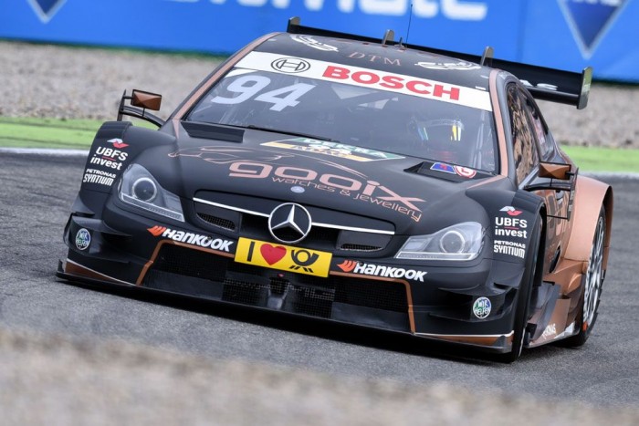 F1: A Renault-pilótát küldi a DTM-be a Merci 7 | Vezess F1: A Renault-pilótát küldi a DTM-be a Merci 7