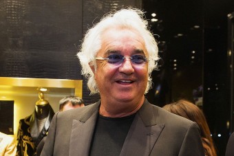 Új arcot csináltatott magának az F1-es playboy