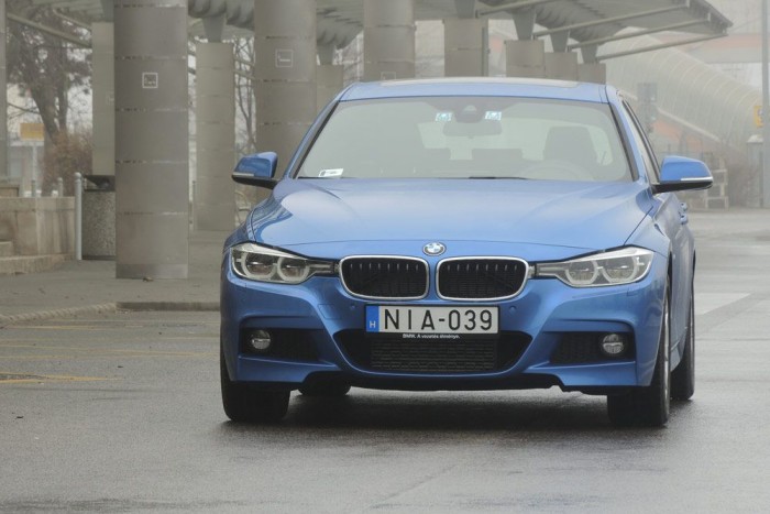 Teszt: BMW 330d xDrive aut. Touring M Sport 84 Teszt: BMW 330d xDrive aut. Touring M Sport 84