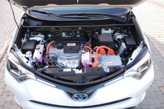 Vezettük: Toyota RAV4 Hybrid – 2016 12 | Vezess Vezettük: Toyota RAV4 Hybrid – 2016 12