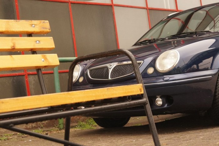 Használt autó: Lancia Lybra SW 1.9JTD – 2001 16 Tipikus magyar környezetbe került az osztrák Lybra: gyakori eset ez manapság, nagyon olcsók a jó állapotú kocsik is nyugaton