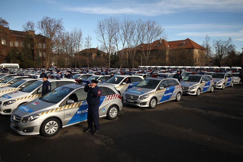 Rendőreink egy része nem akármilyen autóval végzi feladatait és őrzi a traffipaxokat