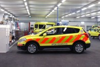 Az Audi A3 8,2 és a B 220 4Matic 7,0 másodpercével szemben 12 mp alatt gyorsul százra a dízel S-Cross. Az orvosnak biztos nem olyan sürgős a dolga, mint a járőröknek