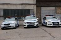 450 Octaviával, 225 B-osztállyal és 150 A3 szedánnal gazdagodott a rendőrség járműparkja 2015-ben 